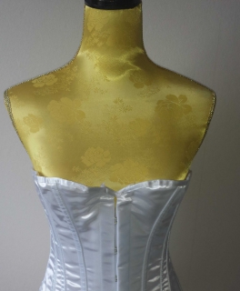 Brustkorsett weiß Satin 56 cm