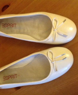 weiße Ballerinas von Esprit Gr. 41