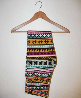 Bunt gemusterte Hose Aztekenmuster