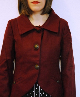 Bordeauxrote Jacke von Traka Barraka. Etikettiert & ungetragen.