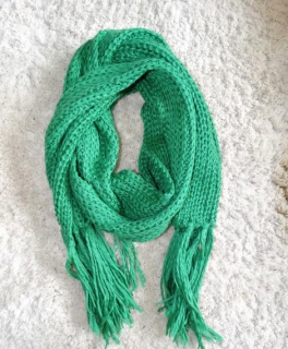 grüner Schal / Strickschal