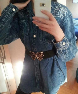 Tolles Jeanshemd/ Jeansjacke * Stickereien * Weiß * Blumen * used look * xs / s