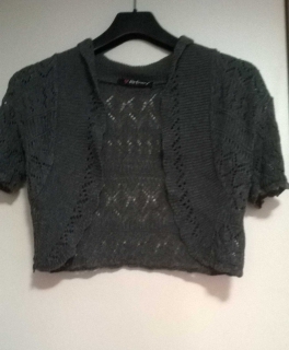 graues Jäckchen aus Spitze