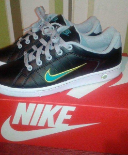 Nike Court Tradition 2 Plus GS Sneaker nur einmal angehabt daher wie neu !!!