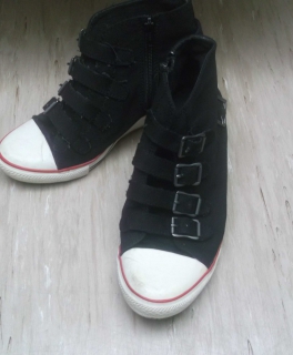 Sneaker Turnschuhe mit Keilabsatz Schwarz Riemen weiße Sohle Wedges Gr 37