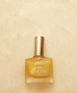 goldener Nagellack von P2