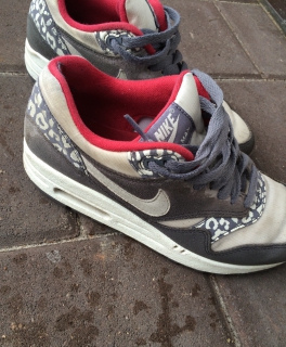 Nike Air Max 1 Grau Leo