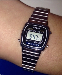NEU Uhr Casio Silber Digital
