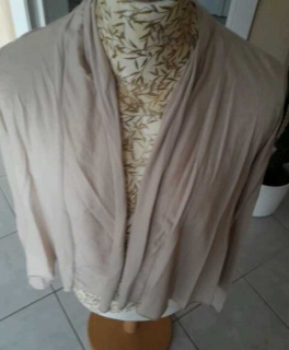 Schöner cardigan, super weicher stoff in beige