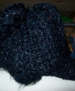 Lässiges Strickcap mit Bommel