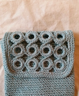 Kleine Häkeltasche im Hippie oder Bohostyle