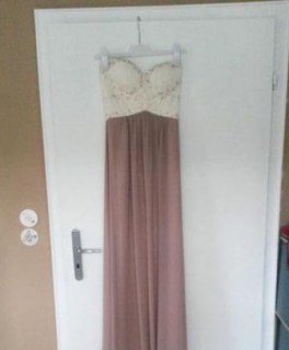 Schönes langes Abschlussballkleid Abikleid Abendkleid Maxikleid Nude von ASOS