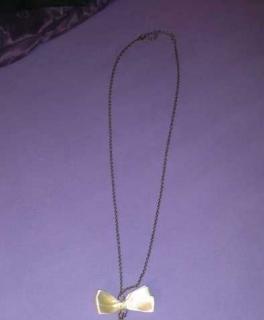 Süße Pariskette mit Schleifchen und Steinchen