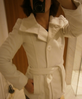 Schicker weißer Kurzmantel