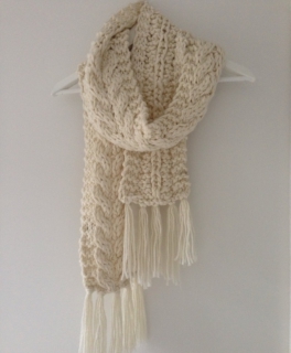 Schöner heller Schal