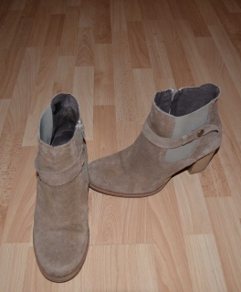 Coole Echtlederchelseaboots mit Schnalle, beige/braun, Größe 38