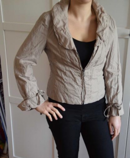 Kurze dünne Jacke von Vestino