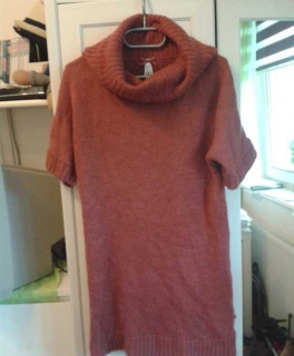 Rotes wames Kleid