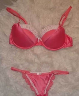 Wunderschönes Unterwäsche-Set mit Spitze & süßen Details