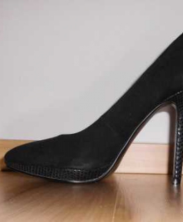 Ungetragene, schwarze High Heels