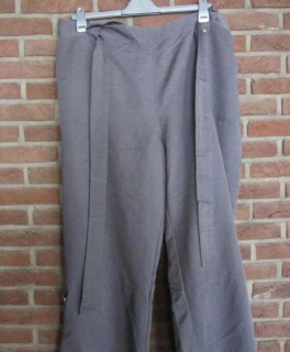 Wunderschöne graue Stoffhose, Größe: 58, Euro: 26 