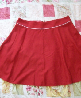 Roter Tellerrock von Orsay