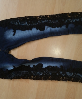 Jeans mit spitze 