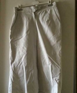 Echter 80er Jahre Hüftlederrock in Weiß