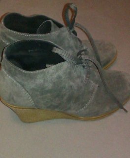 Wedges von Akira, grau