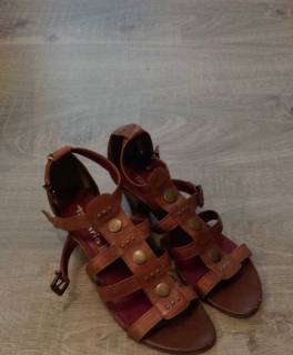 Tamaris Römersandalen braun, Gr. 41