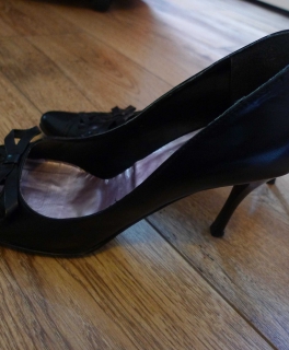Vera Pelle Global Leder High Heels 9,5cm Absatz hohe Schuhe Gr. 37 Made in Italy Pumps mit Schleifchen Zustand: TOP Shoes