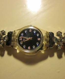 echte weiße Swatch Armbanduhr mit Schneeflocken