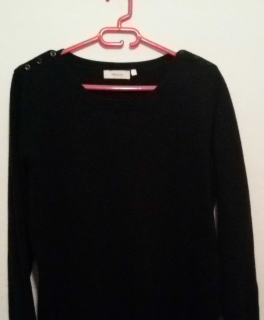 langer schwarzer Pulli 