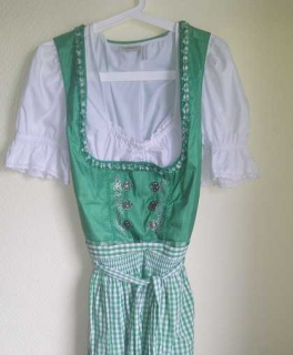 Grünes Dirndl // Landhaus