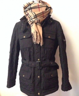 Schicke Steppjacke in schwarz 