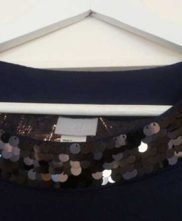 dunkelblaues Party-Top mit Pailletten