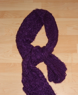 *LIEBLINGSTEIL* Kuschelig warmer Wollschal // Schal // Winterschal // Strickschal // lila
