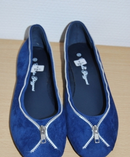 blaue Ballerinas von  Claudia Ghizzani