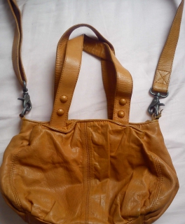 Echtleder-Tasche von Depeche (Modell 6055) in dusty orange