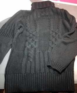 Schwarzer Rollkragenpulli