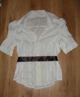 Wunderschoene Bluse in Creme