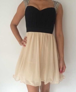 Tolles Kleid von Little Mistress Gr. 34 überall ausverkauft!