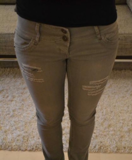 Modische Used-Look Jeans in Grau
