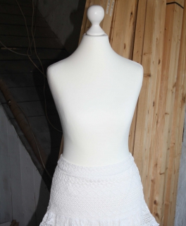 Spitzenrock in Häkeloptik