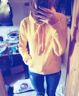 Gelber Hoodie