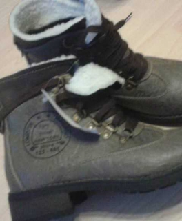  Kuschelige Winterstiefelletten in Gr. 38