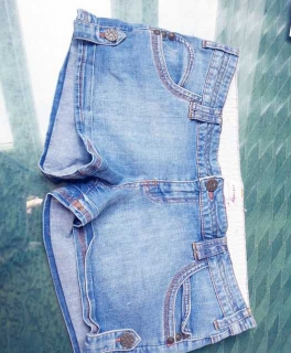 Großartige Jeans-Hotpants mit mehreren Taschen