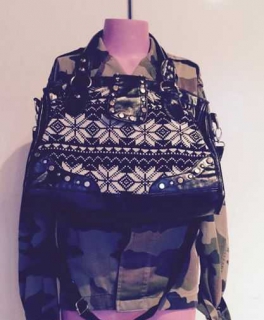 DEICHMANN //Gestrickte Norweger-Tasche mit Nieten