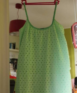 Wunderschönes hellgrünes Kleid