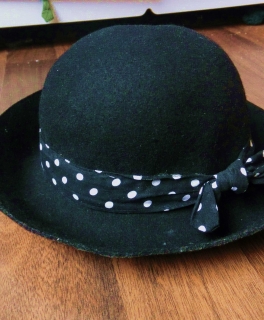 Filzhut gepunktet Winterhut mit Schleife H&M